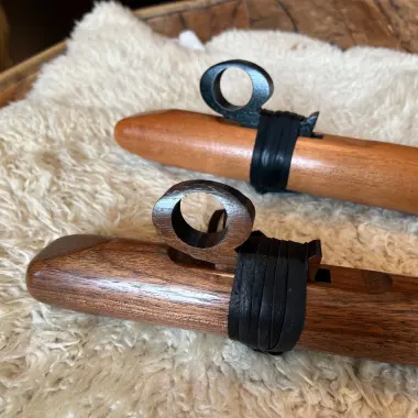 High Spirit Gebetsflöte Earth Tone in tiefem E - 432 Hz | spanische Zeder oder Walnuss