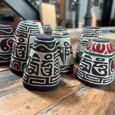 Räucherstäbli-Halter aus Stein – Nepal