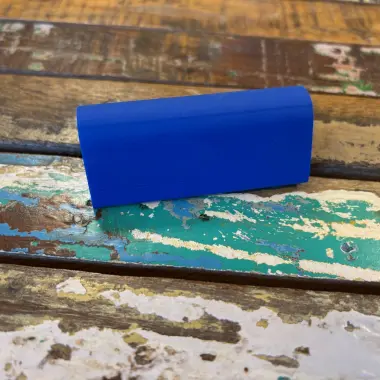 Anschlaghilfe aus blauem Gummi für Stimmgabeln