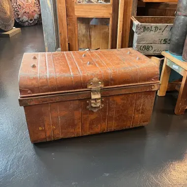 Reisekoffer aus Metall