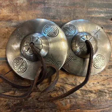 Tibetische Zimbeln mit Gravur