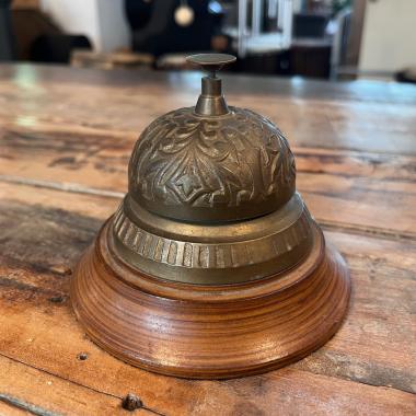 Edle Tischklingel | ø 12 cm mit Holzsockel – Handarbeit