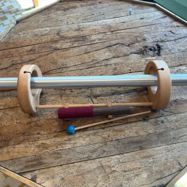 Klangrohr 432 Hz mit Buchenholzständer