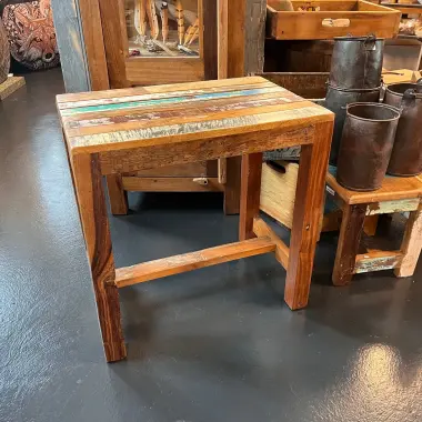 Tischlein aus indischem Recyclingholz – handgefertigtes Unikat