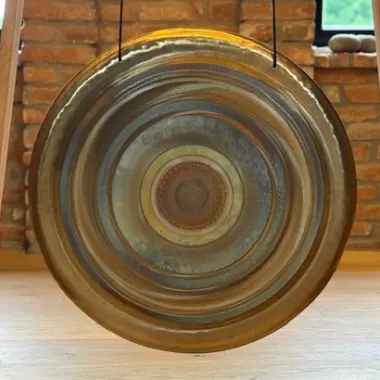 WOM KI Gong – Der Klang der inneren Weite | ø 80 cm | Edelstahl-Gong