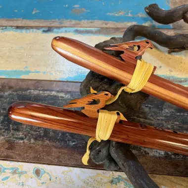 Die Sparrow Hawk Flöte in A-Moll | Aromatische Zeder | 48 cm