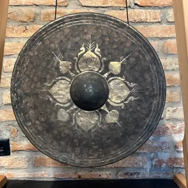 Buckelgong aus Burma – Herzklang der alten Welt | ø 55 cm | ~ Ab 2