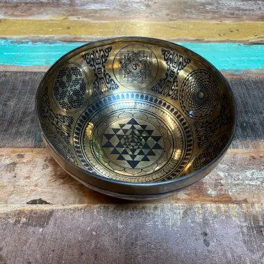 Klangschale mit Shri Yantra | ø 24.5 cm | Ton ~ B (H) | Chiron (120,25 Hz)