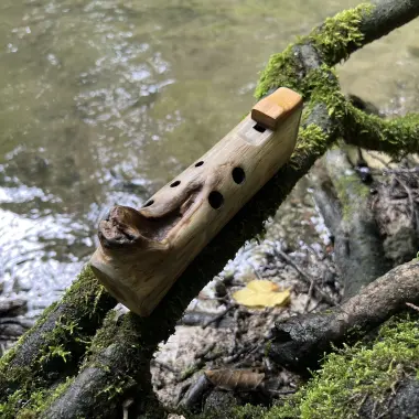 Okarina aus einem Aststück | C5 in 432 Hz | Pentatonische Stimmung | ca. 18 cm