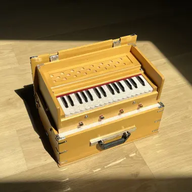 Reise Harmonium von "Radha" mit 2½ Oktaven | Zedernholz Edition | 440 Hz