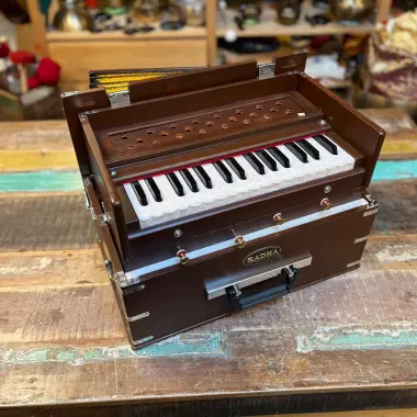 Reise Harmonium von "Radha" mit 2½ Oktaven | Zedernholz Edition | 432 Hz