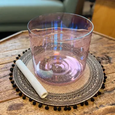 Alchemie Kristallklangschale in C3 | Cosmic Light Violett | 432 Hz