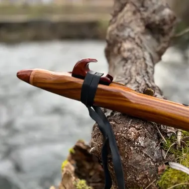 Gebetsflöte in D-Moll | Bärenklauen-Windblock | Olivenholz | Woodsounds