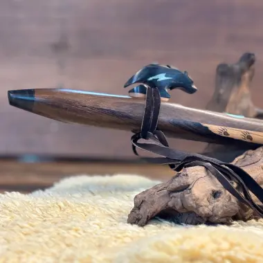 Gebetsflöte in D-Moll | Bären-Windblock | Rosenholz | Miguel Medina